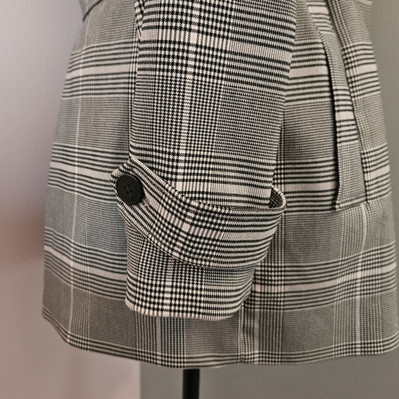 Carolina Belle Black & White Plaid Coat - Size Medium 🖤🤍 - Picture 4 of 10